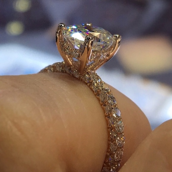 Sterling silver round cut engagement ring - Picture 3 of 4